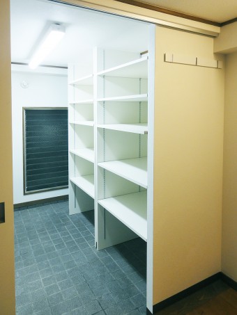 いつも片付いたリビングはストレスフリー